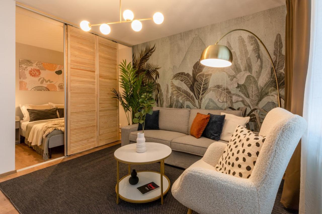 Urban Haven: 2br In Center Appartamento
